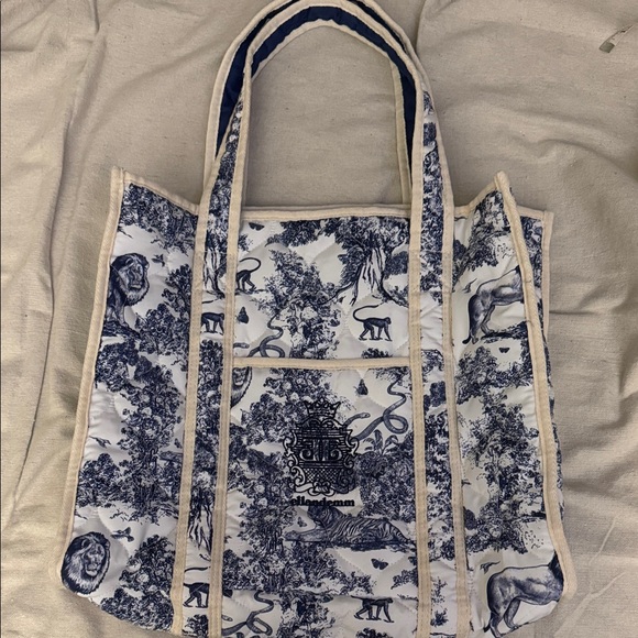 elle an emm Handbags - Elle and Emm Toile Reversible Beach Quilted Tote Blue And White